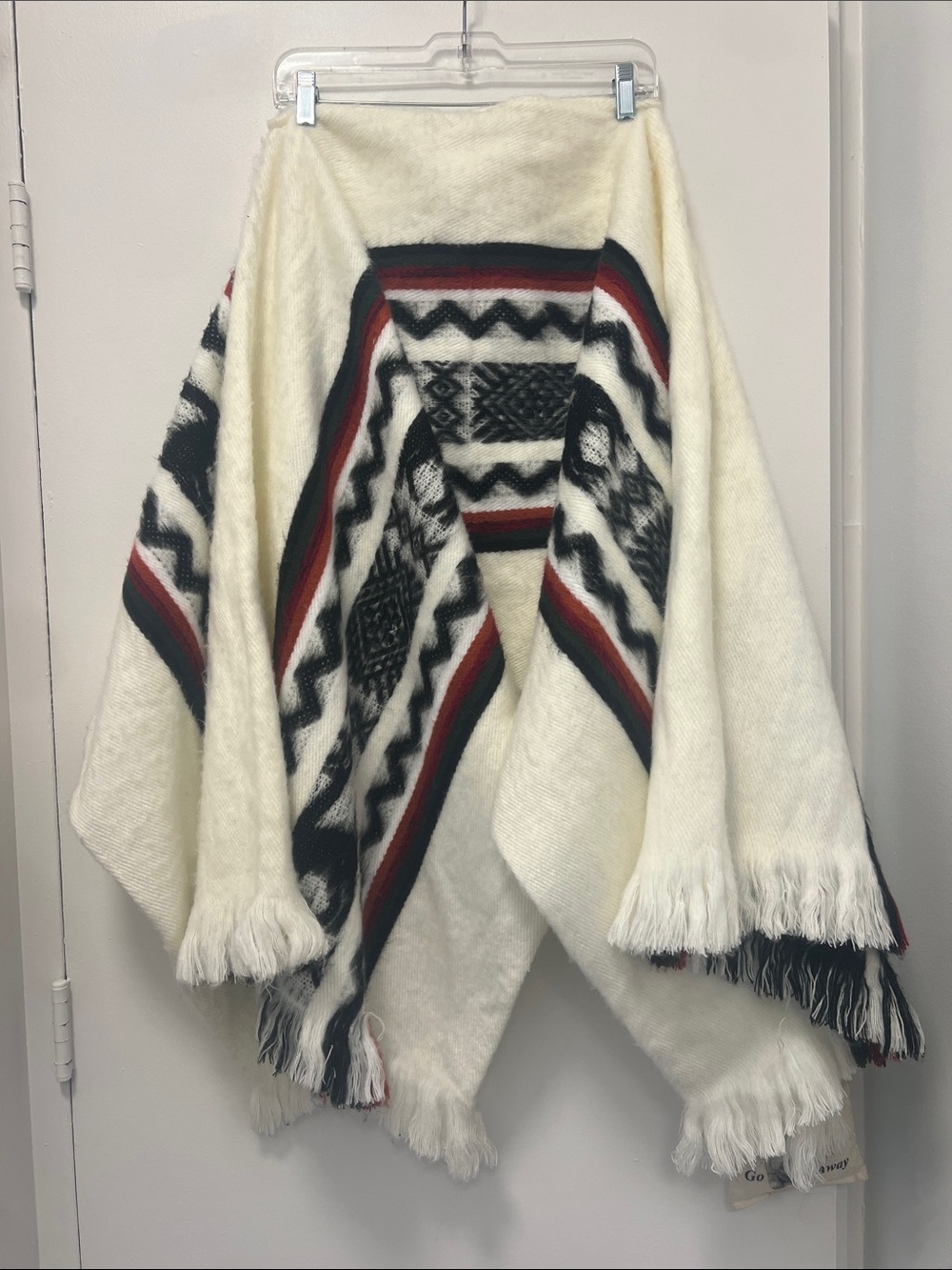 Vintage Quillas Ecuador Handwoven 100% Wool Geometric Fringed Poncho O/S Cream